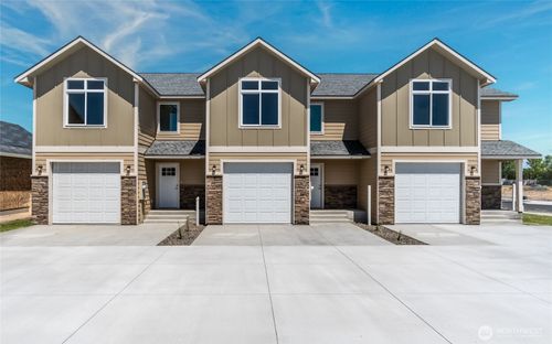 920 Ne Sunburst Court, Moses Lake, WA, 98837 | Card Image