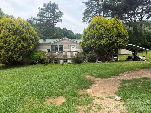 124 Debbie Ln, Hayesville, NC, 28904-4665 | Card Image