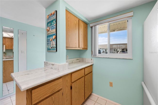 APT-1902 - 12538 Sw Kingsway Cir, Condo with 2 bedrooms, 2 bathrooms and null parking in LAKE SUZY FL | Image 6