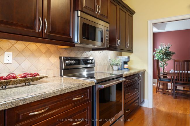 1044 Swiss Hts, House other with 4 bedrooms, 5 bathrooms and 4 parking in Oshawa ON | Image 5