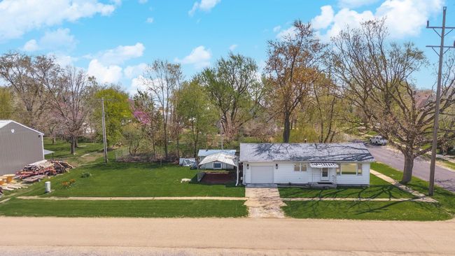 101 N Chatham St, House other with 2 bedrooms, 2 bathrooms and 1 parking in Danvers IL | Image 4