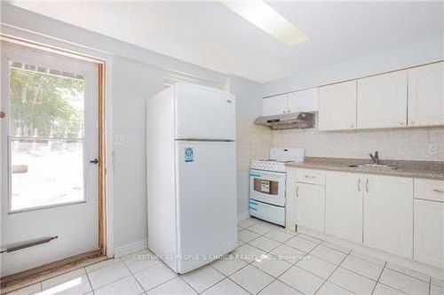 bsmt-43 Wolseley St, Toronto, ON, M5T1A3 | Card Image