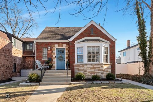 9751 S Hamlin Ave, Evergreen Park, IL, 60805-2951 | Card Image