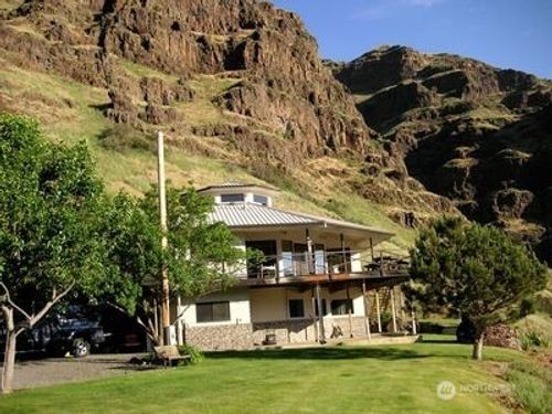 37896 Snake River Rd, Asotin, WA, 99402-9512 | Card Image