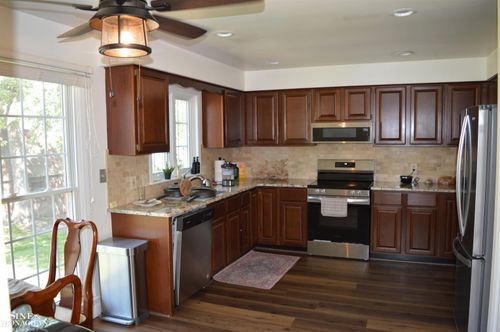 744 Trombley Rd, Grosse Pointe Park, MI, 48230-1861 | Card Image