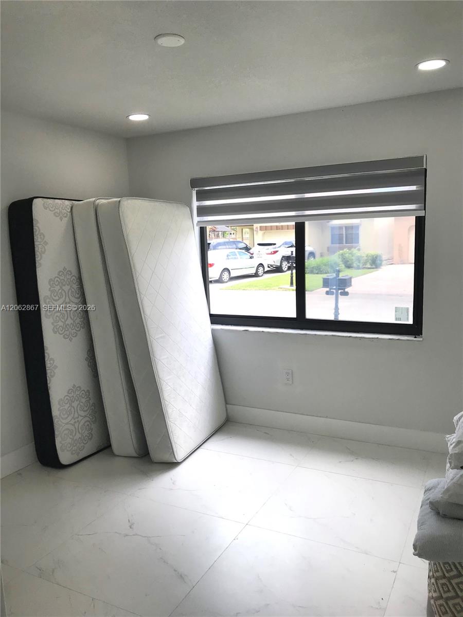 Residential Lease in Hialeah 5