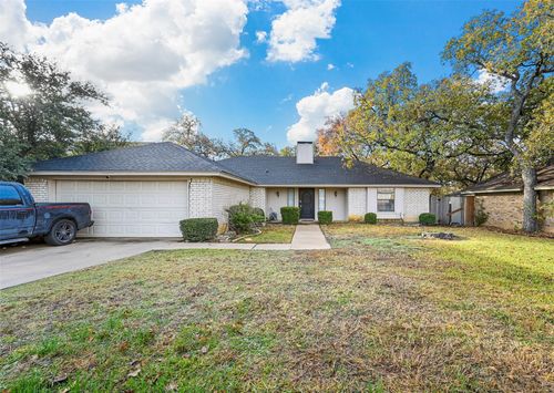 2333 Jenson Cir, Fort Worth, TX, 76112-4811 | Card Image