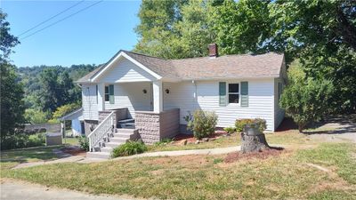 616 6th Ave, House other with 2 bedrooms, 1 bathrooms and 3 parking in Sutersville PA | Image 2