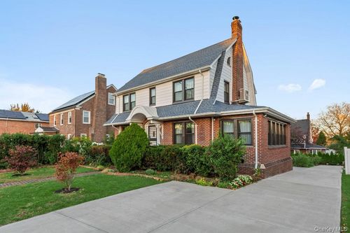 3611 221st St, Bayside, NY, 11361-2228 | Card Image