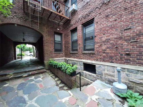 1a-1 Hillside Ave, Great Neck, NY, 11021-3226 | Card Image