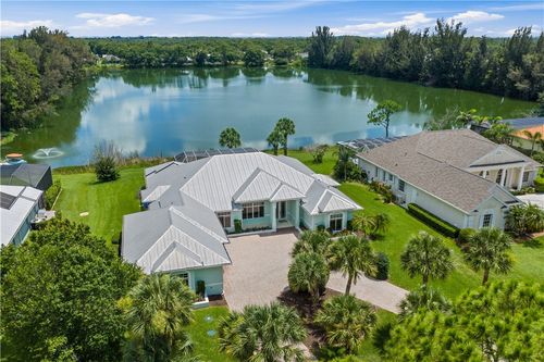 6525 7th Mnr, Vero Beach, FL, 32968-9472 | Card Image