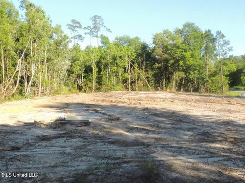 202 Vacation Ln, Waveland, MS, 39576-4026 | Card Image
