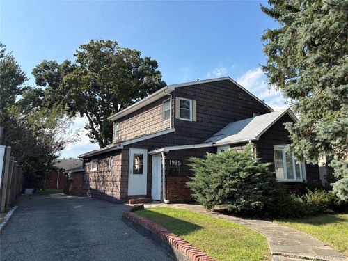 1975 Lenox Ave, East Meadow, NY, 11554-4014 | Card Image
