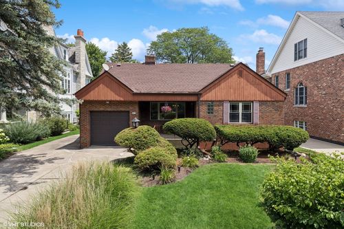 4817 Central Ave, Western Springs, IL, 60558-1704 | Card Image