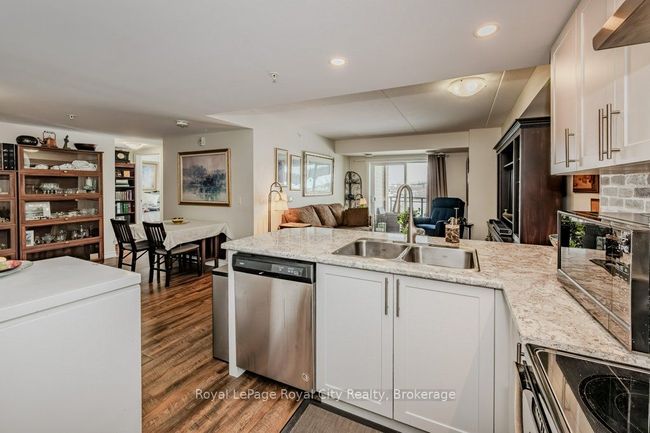 309 - 7 Kay Cres, Condo with 2 bedrooms, 2 bathrooms and 1 parking in Guelph ON | Image 15