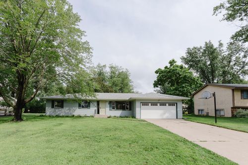 4230 Edgemont St, Vadnais Heights, MN, 55127-7945 | Card Image