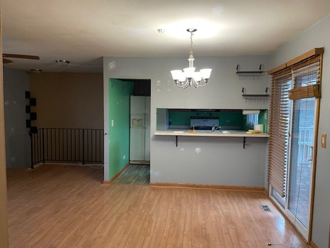 15-4 - 6033 Kit Carson Dr, Condo with 2 bedrooms, 1 bathrooms and 1 parking in Hanover Park IL | Image 4