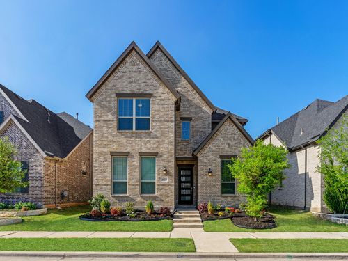 1923 Cathedral Dr, Farmers Branch, TX, 75234-4881 | Card Image