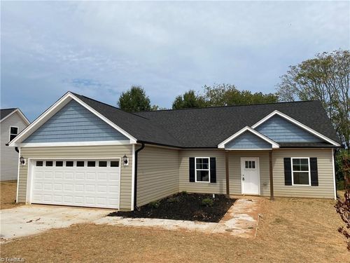411 E Lee Ave, Yadkinville, NC, 27055-8150 | Card Image