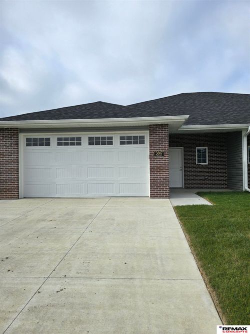 5807 S 94th St, Lincoln, NE, 68526-9815 | Card Image