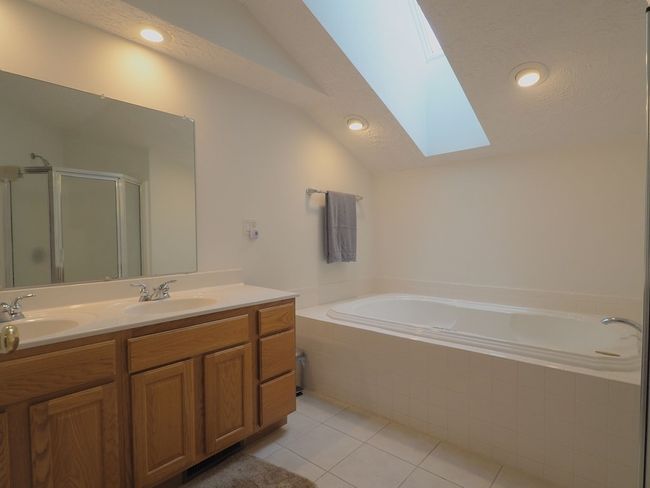 19 Lone Oak Ct, House other with 4 bedrooms, 4 bathrooms and 2 parking in Laurel Fork VA | Image 33