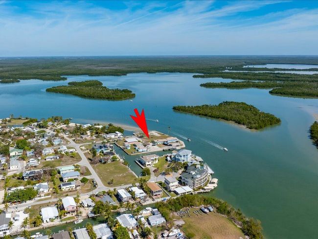 108 East Ct, Home with 0 bedrooms, 0 bathrooms and null parking in GOODLAND FL | Image 4