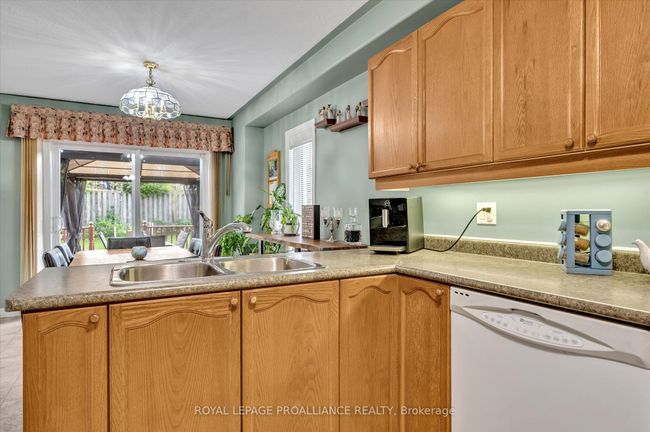 1771 Glenforest Blvd, House other with 3 bedrooms, 3 bathrooms and 4 parking in Peterborough ON | Image 10