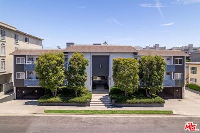 104 - Colby Avenue, Condo with 2 bedrooms, 2 bathrooms and 2 parking in Los Angeles CA | Image 2