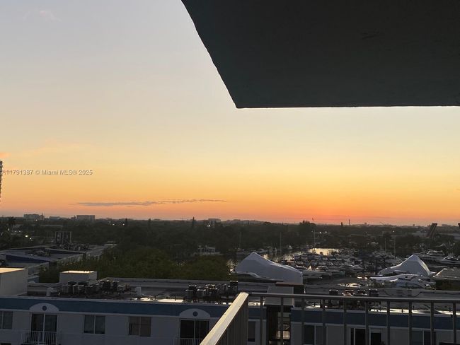 APT-906 - 1700 Nw North River Dr, Condo with 2 bedrooms, 2 bathrooms and null parking in Miami FL | Image 25