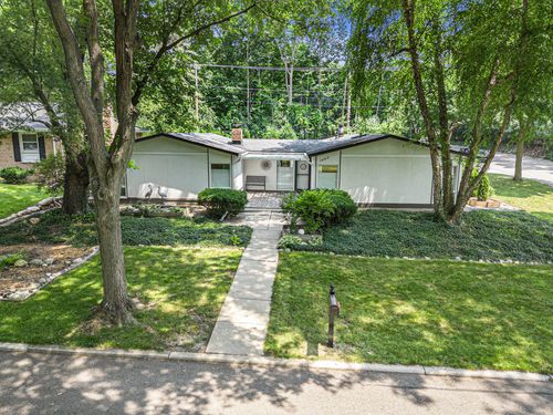 1402 Bardstown Trl, Ann Arbor, MI, 48105-2817 | Card Image