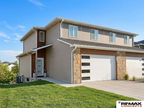 959 Titan Dr, Hickman, NE, 68372-9736 | Card Image