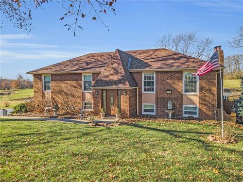 9116 Willow Road, Liberty, MO, 64068 | Card Image