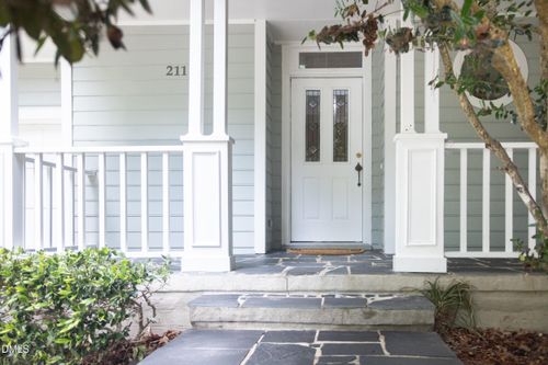 211 Oxford Hills Dr, Chapel Hill, NC, 27514-2131 | Card Image