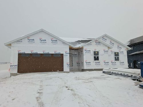 553 Massman Dr, Decorah, IA, 52101-1324 | Card Image