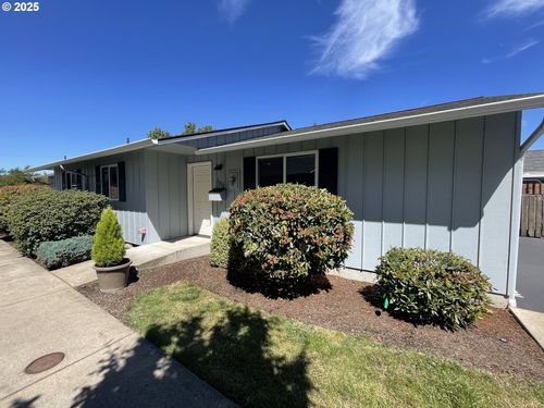 1012 W L St, Springfield, OR, 97477-2838 | Card Image