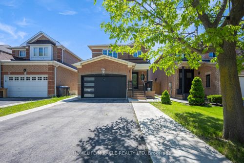 14 Sunny Glen Cres, Brampton, ON, L7A2C6 | Card Image