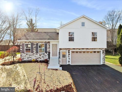 110 Hykes Rd E, GREENCASTLE, PA, 17225-8419 | Card Image