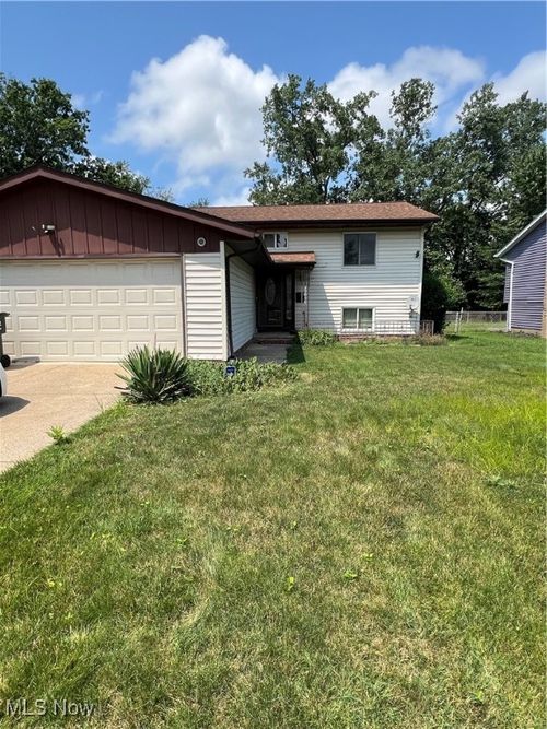 23017 Mccann St, Warrensville Heights, OH, 44128-5237 | Card Image