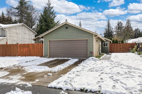 19821 Se 263rd Pl, Covington, WA, 98042-5051 | Card Image