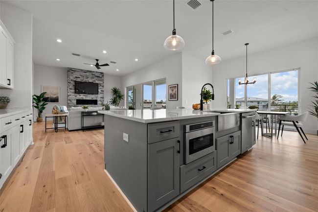 597 Buttonwood Dr, House other with 5 bedrooms, 7 bathrooms and null parking in Longboat Key FL | Image 35