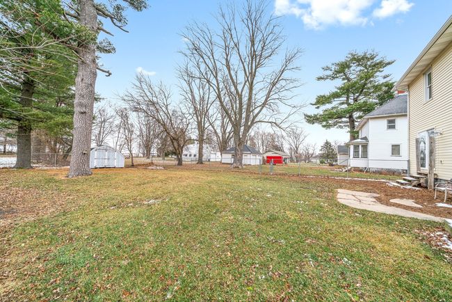 241 W Hardanger Gate, Home with 3 bedrooms, 2 bathrooms and 4 parking in LEE IL | Image 24