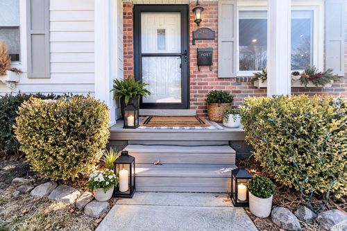 2918 N Altadena Ave, Royal Oak, MI, 48073-3515 | Card Image