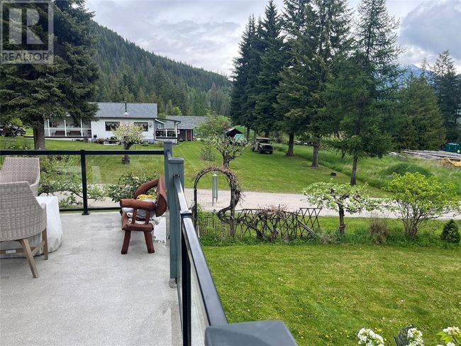 130 8 Th St, House other with 2 bedrooms, 3 bathrooms and null parking in Kaslo BC | Image 11