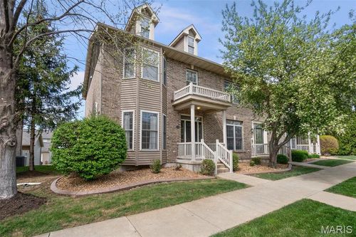 520 Queens Court Pl, Saint Peters, MO, 63376-7349 | Card Image