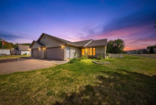 2200 Cattail Way, Hudson, WI, 54016-8084 | Card Image