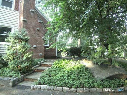 407 W Hill Rd, Stamford, CT, 06902-1505 | Card Image