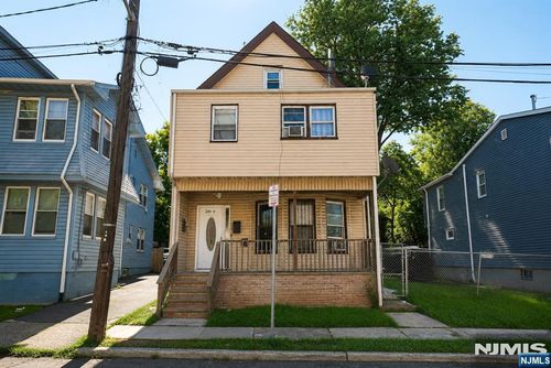 244 Leslie Street, Newark, NJ, 07112 | Card Image