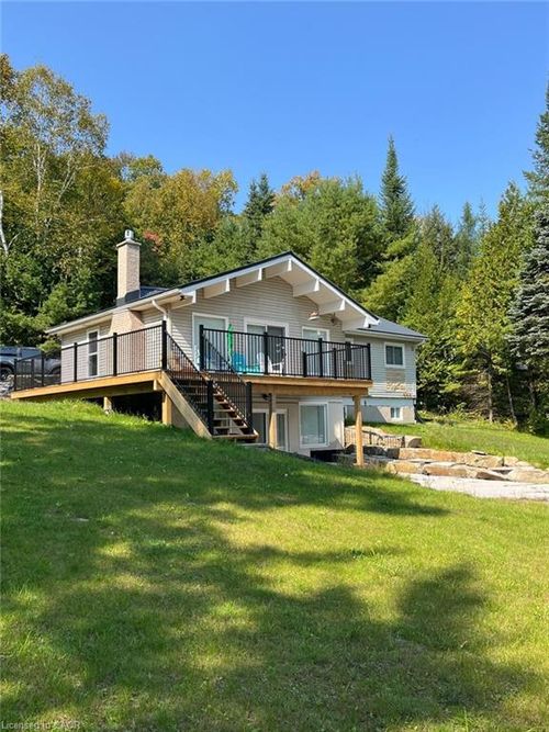 1056 Inawendawin Rd, Baysville, ON, P0B1A0 | Card Image