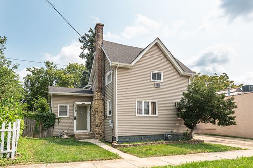 229 W Benton Street, Aurora, IL, 60506 | Card Image