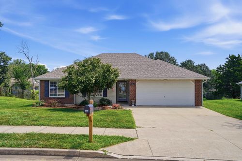 1811 N Charleston Cir, COLUMBIA, MO, 65202-4182 | Card Image